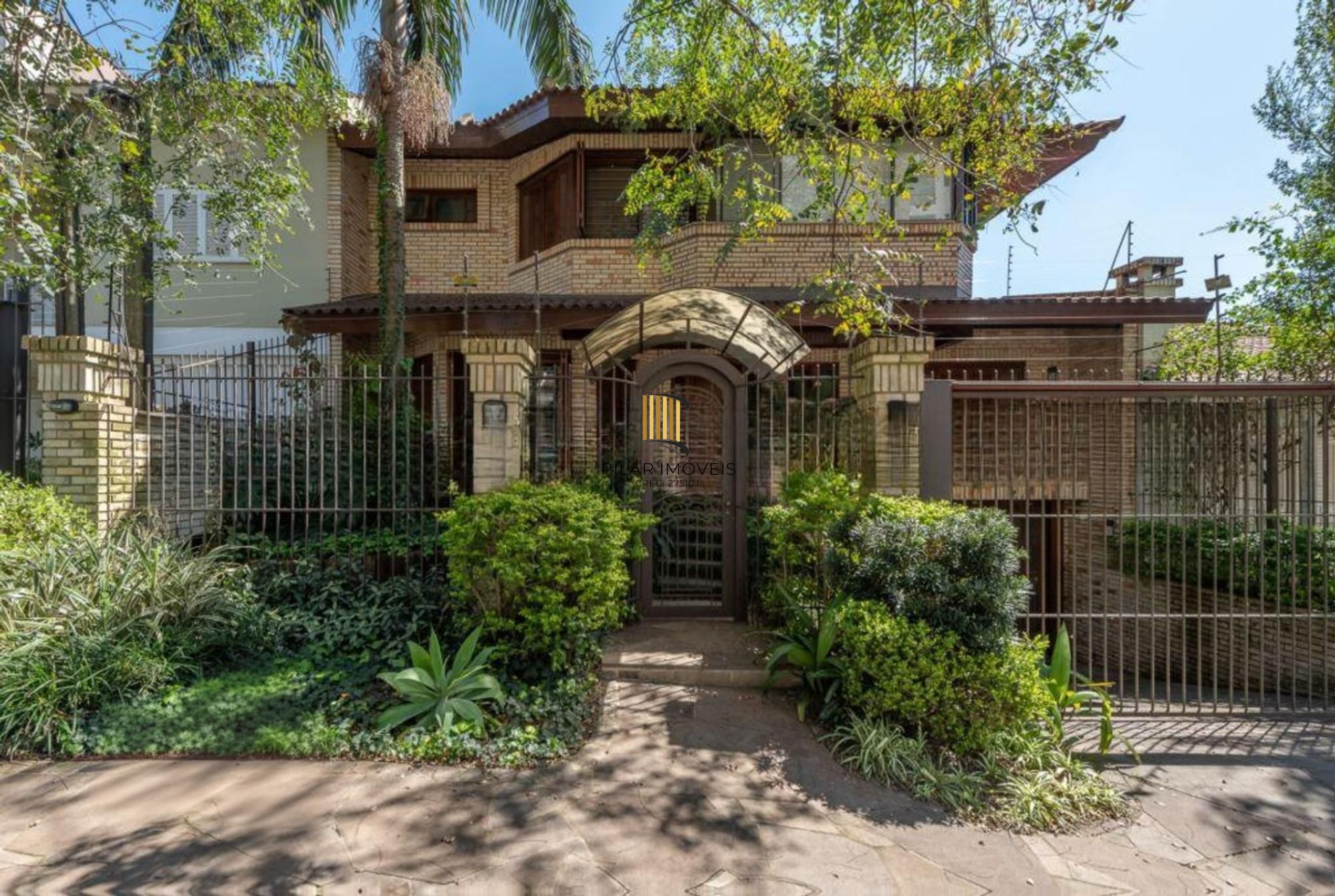 Casa com 5 dormitórios, 2 suítes, 2 vagas,360m² à venda no Jardim Itu Sabará.