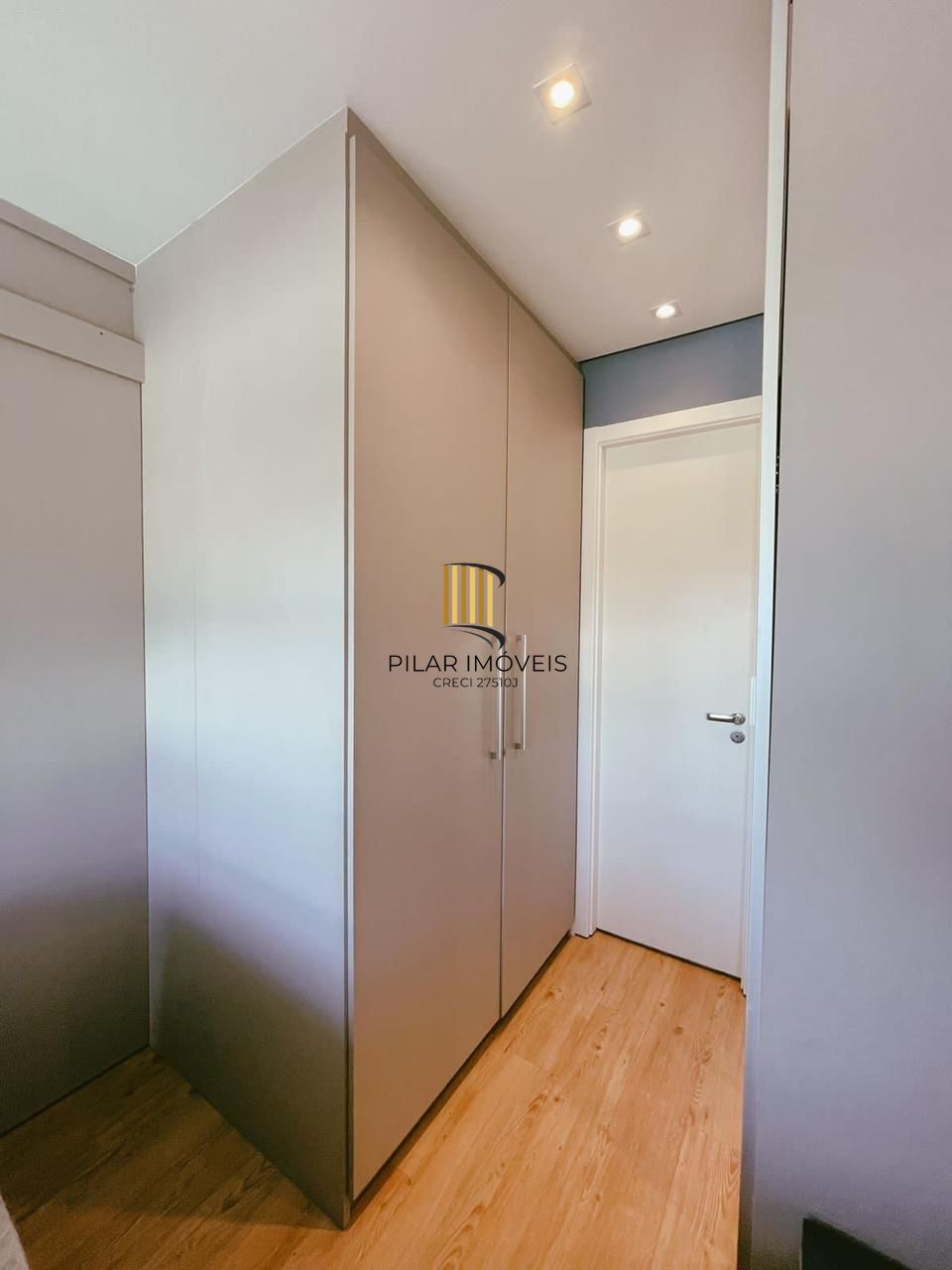 Apartamento com 1 dormitório e 1 vaga de garagem no Bairro Partenon