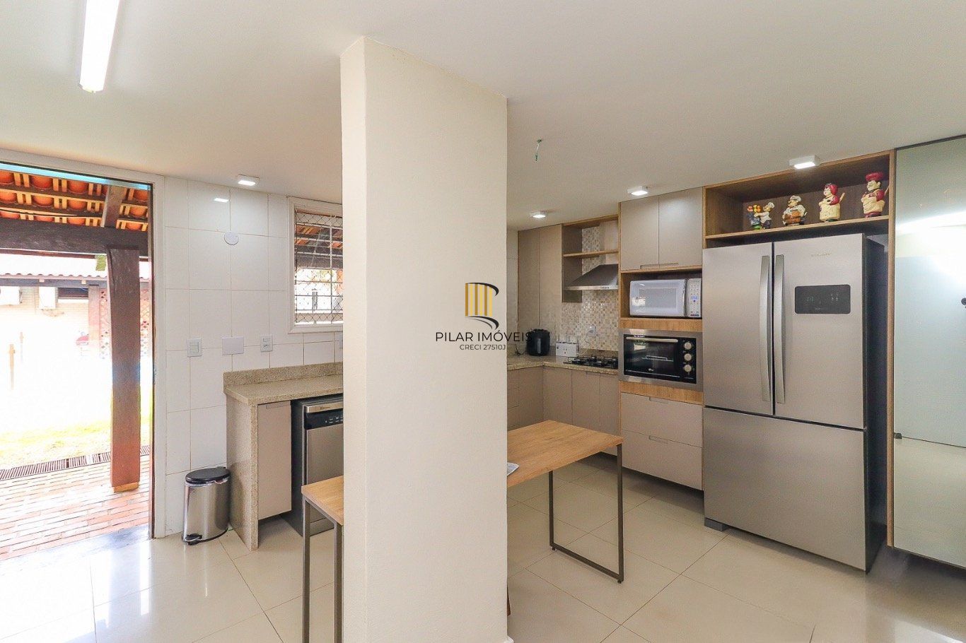 Casa de 3 dormitórios bairro Ipanema