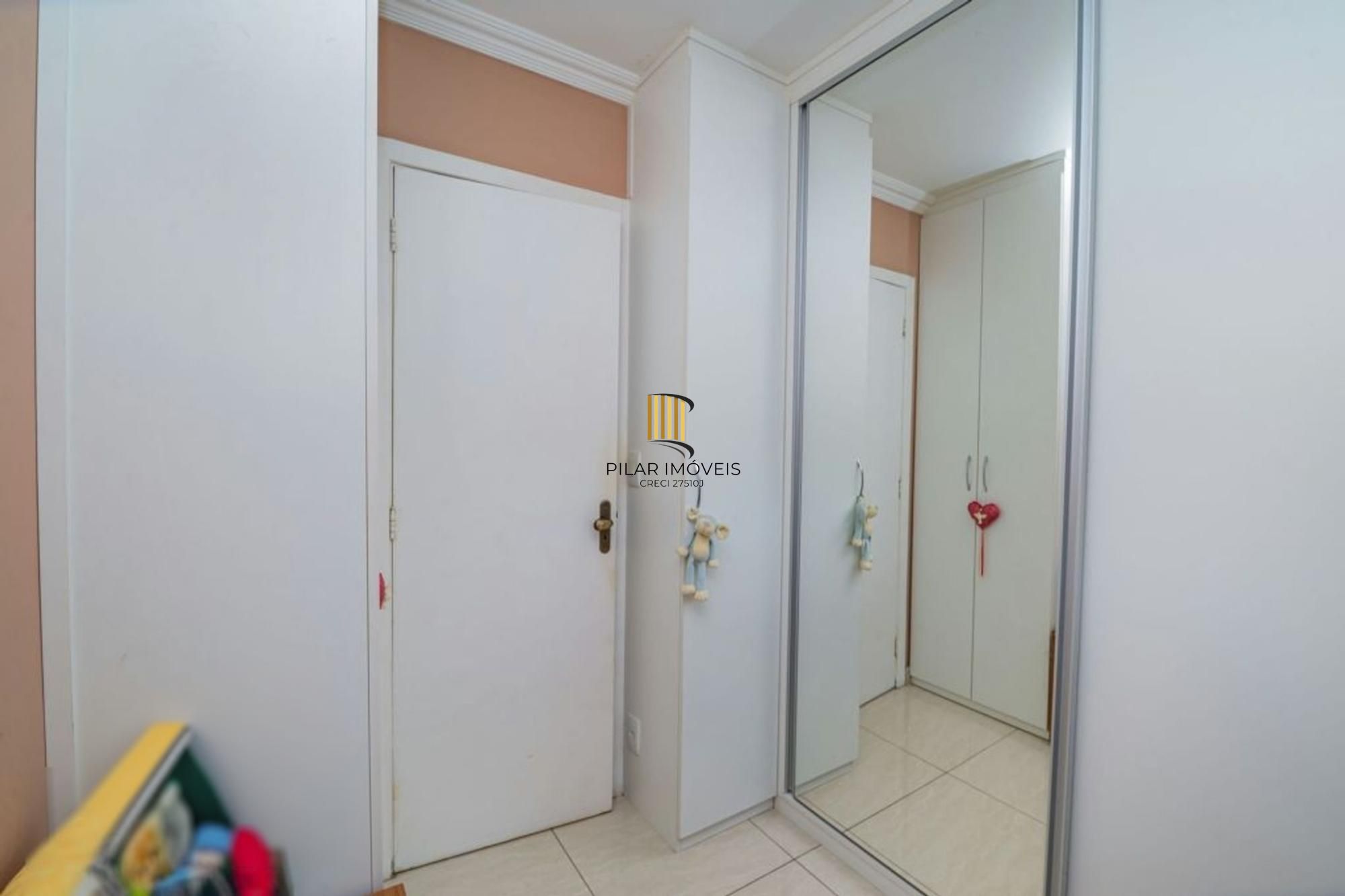 Apartamento semi mobiliado de 3 quartos, elevador, 1 vaga no bairro Cavalhada