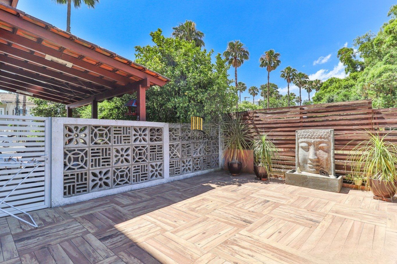 Casa em Condomínio com 3 Dormitórios e Energia Solar na Lomba do Pinheiro