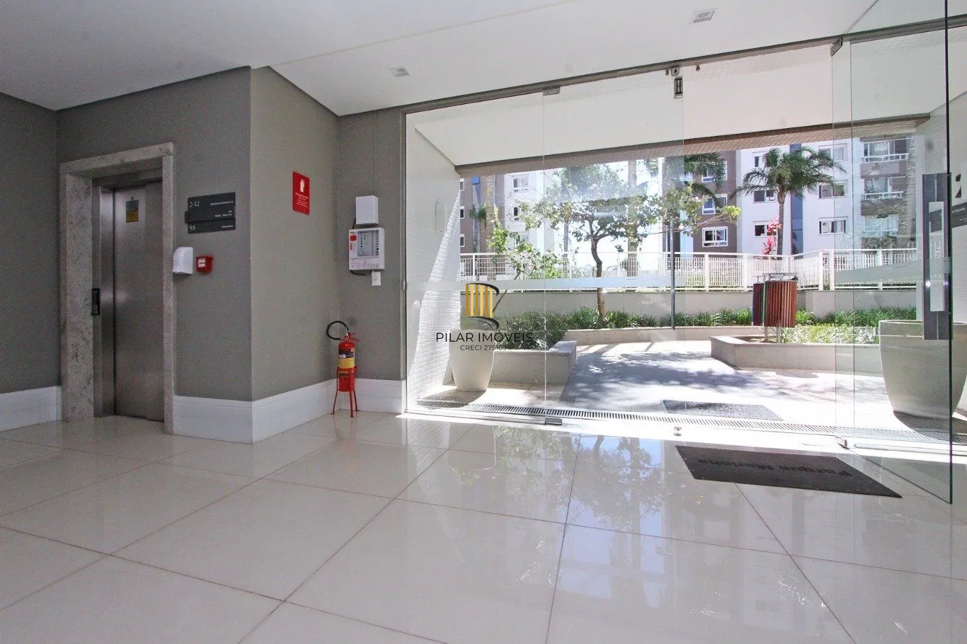 Apartamento com 3 quartos, 3 suítes e 128m² à venda em Menino Deus.