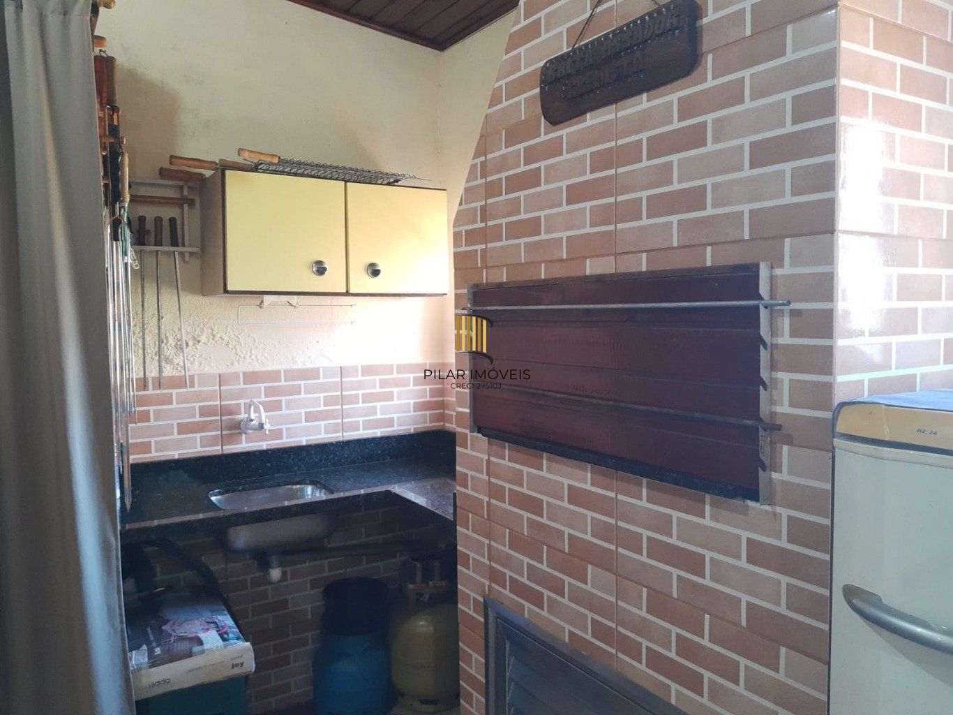 Casa com 3 quartos e 2 vagas de garagem coberta em Cachoerinha.