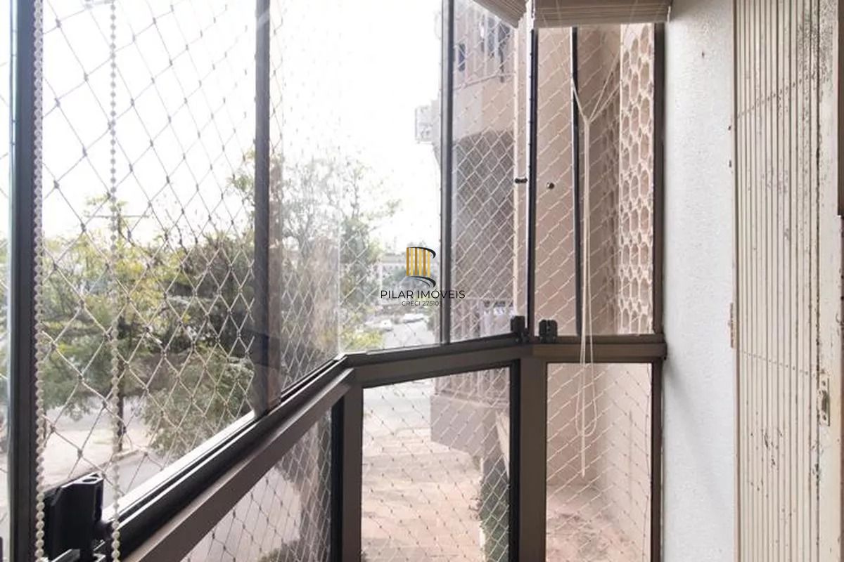 Apartamento 2 dormitórios no Partenon com sacada e 60m²