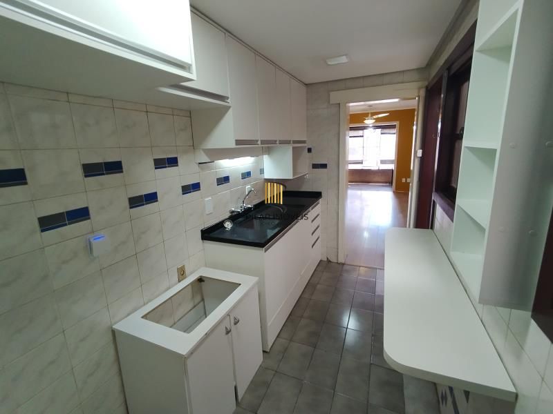 Apartamento 2 dormitórios, 1 vaga, churrasqueira e elevador no Cristo Redentor.