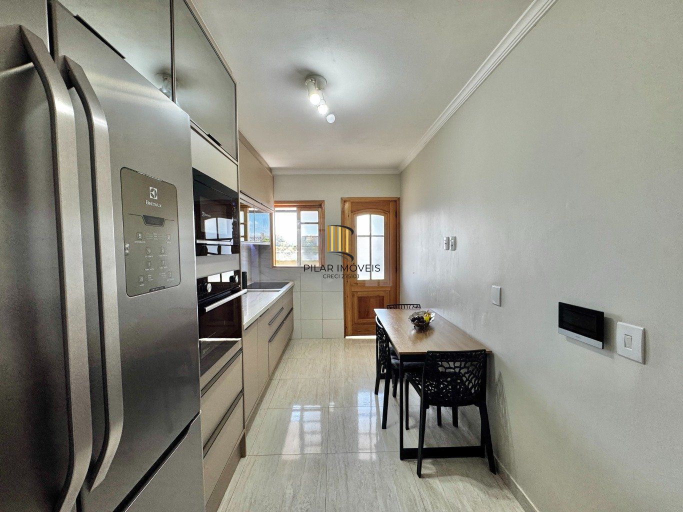 Apartamento de 3 dormitórios, elevador e 1 vaga de garagem em Canoas.