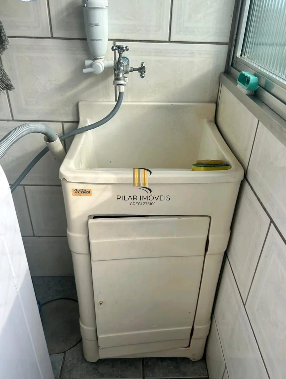 Apartamento de 2 dormitórios, 1 vaga, elevador no bairro Humaitá