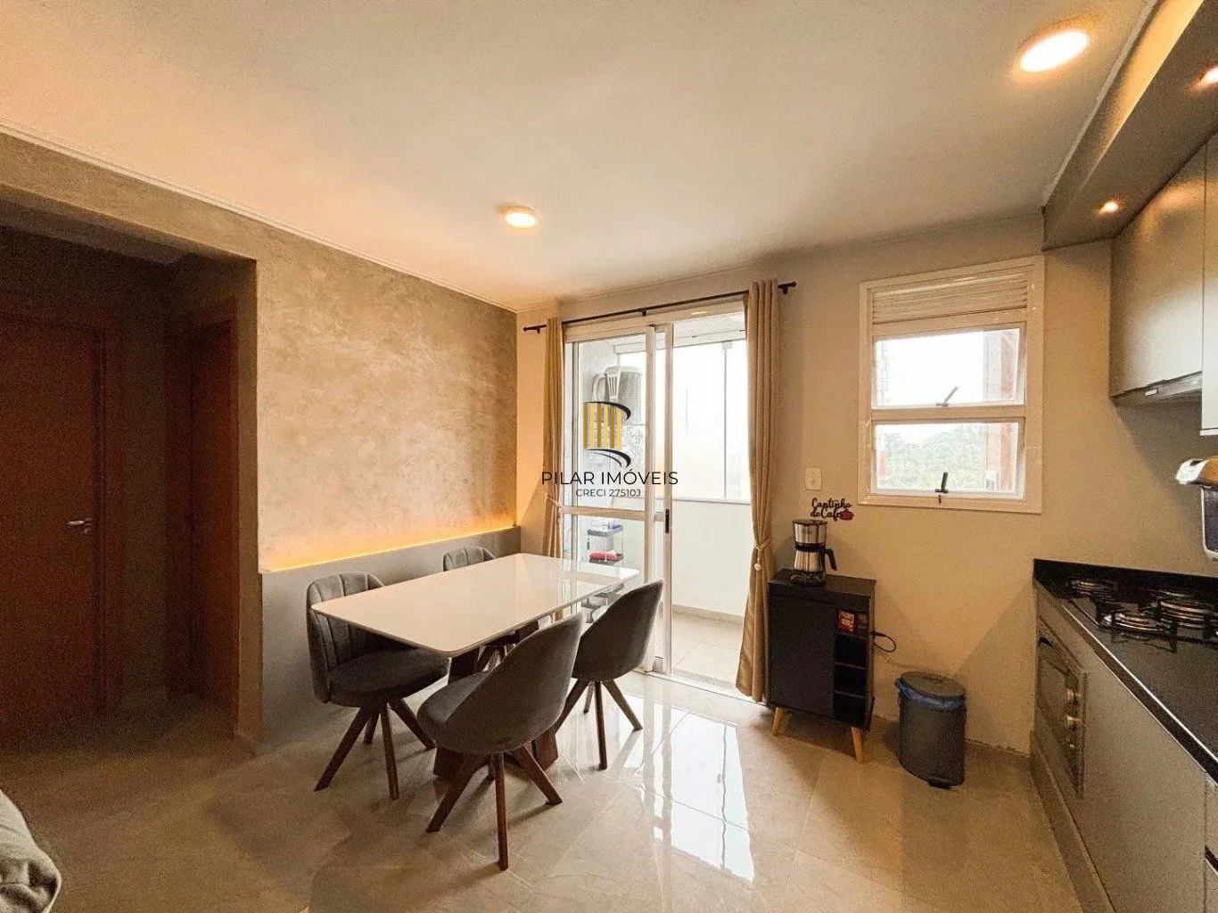 Apartamento de 2 dormitórios, elevador de 1 vaga de garagem em Canoas.