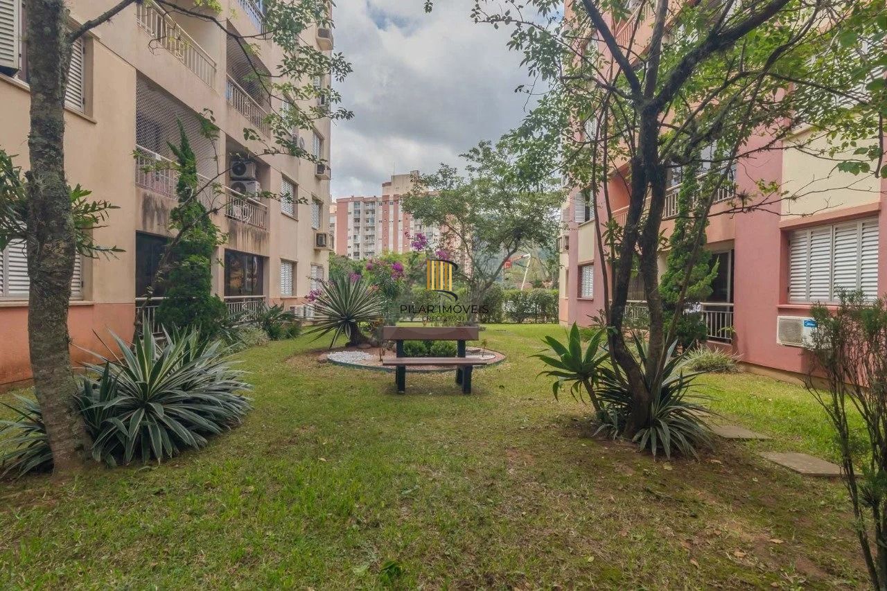 Apartamento 2 Dormitórios com 1 vaga coberta e elevador no Alto Petrópolis