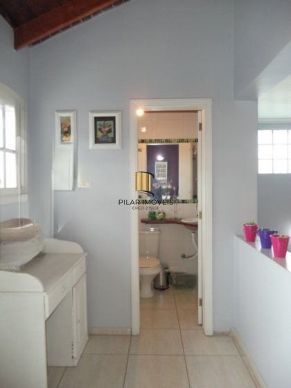 Casa com 4 dormitórios, 1 suíte, 260 m² privativos, 3 vagas no Ecoville.