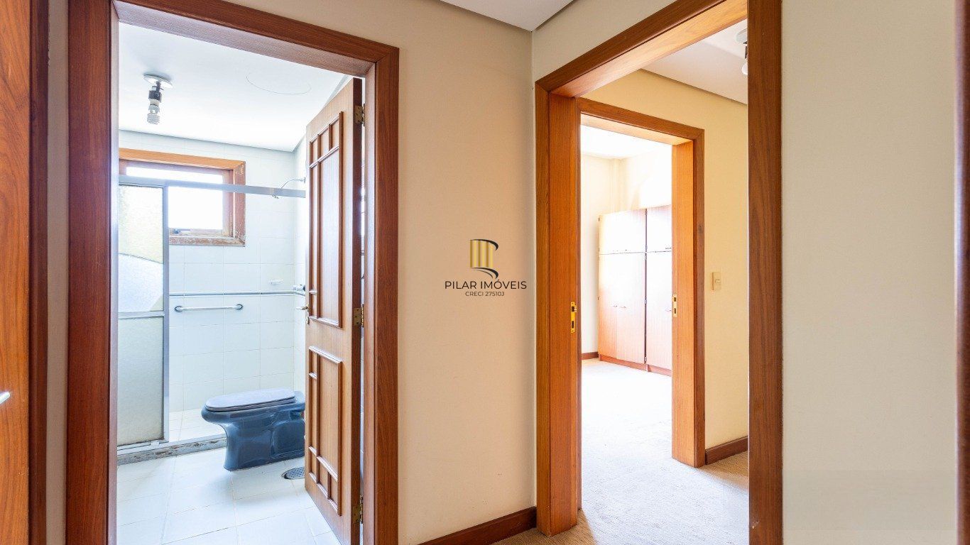 Apartamento 3 Dormitórios, 1 súite, elevador, 2 vagas no Petrópolis.