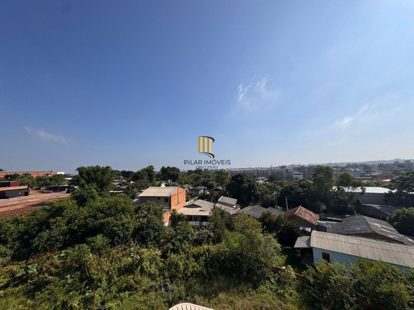 Apartamento de 2 dormitórios, elevador e 1 vaga de garagem em Canoas.