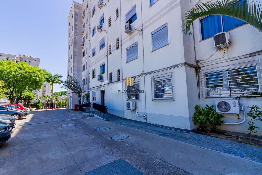 Apartamento com 2 quartos e 1 vaga de garagem no Bairro Sarandí