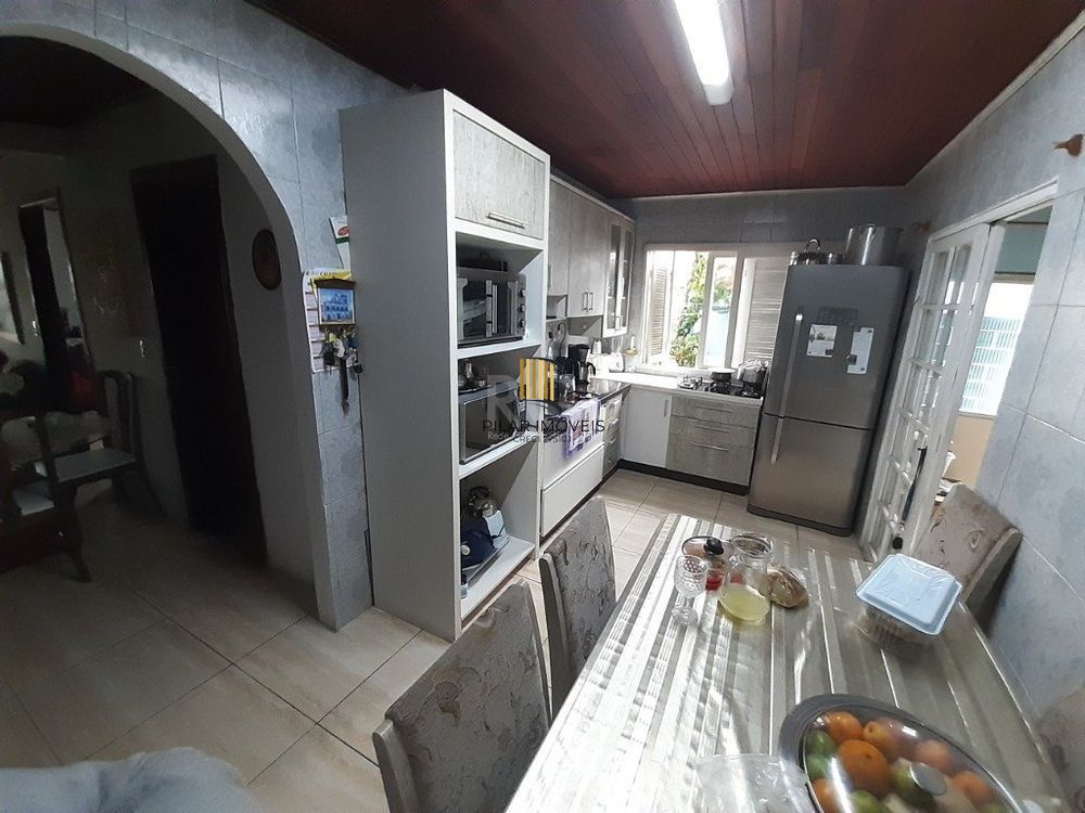 Casa com 3 quartos 230m² à venda no Jardim Planalto Porto Alegre