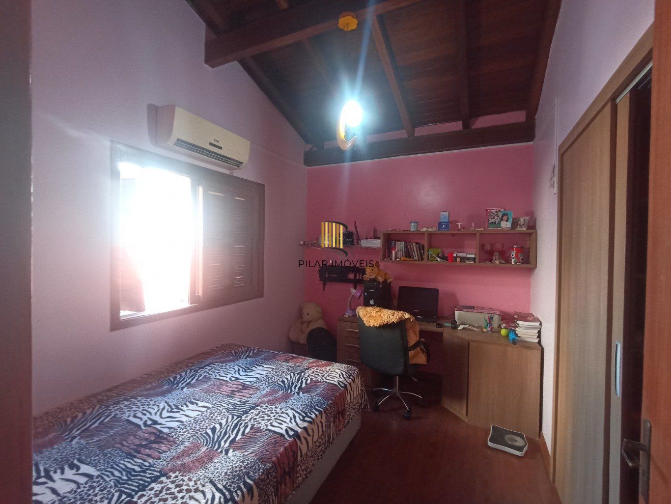 Casa de 3 dormitórios e 2 vagas de Garagem em Canoas.