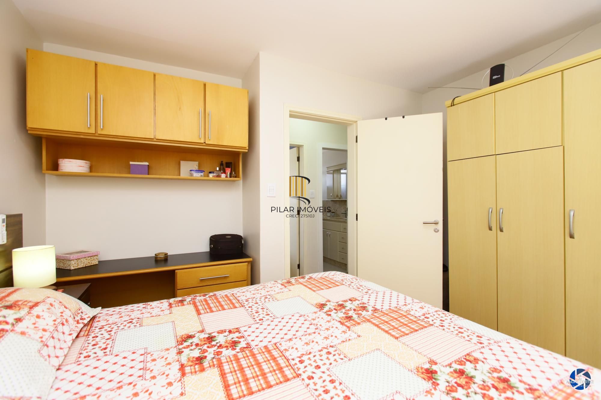 Cobertura com 3 dormitórios e 2 vagas no Bairro Santana