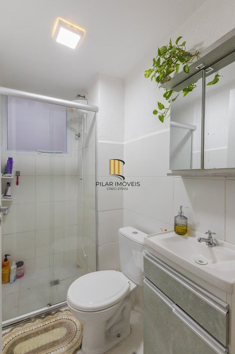 Apartamento de 2 quartos e 1 vaga de garagem em Canoas.