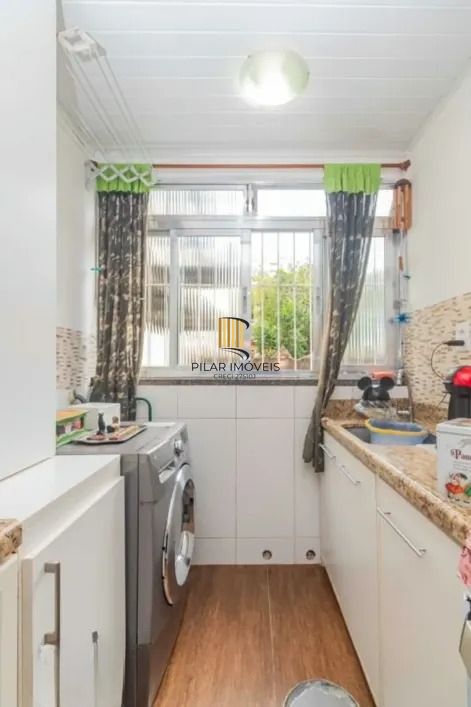 Apartamento com 2 quartos e 58m² à venda em Passo da Areia, Porto Alegre.