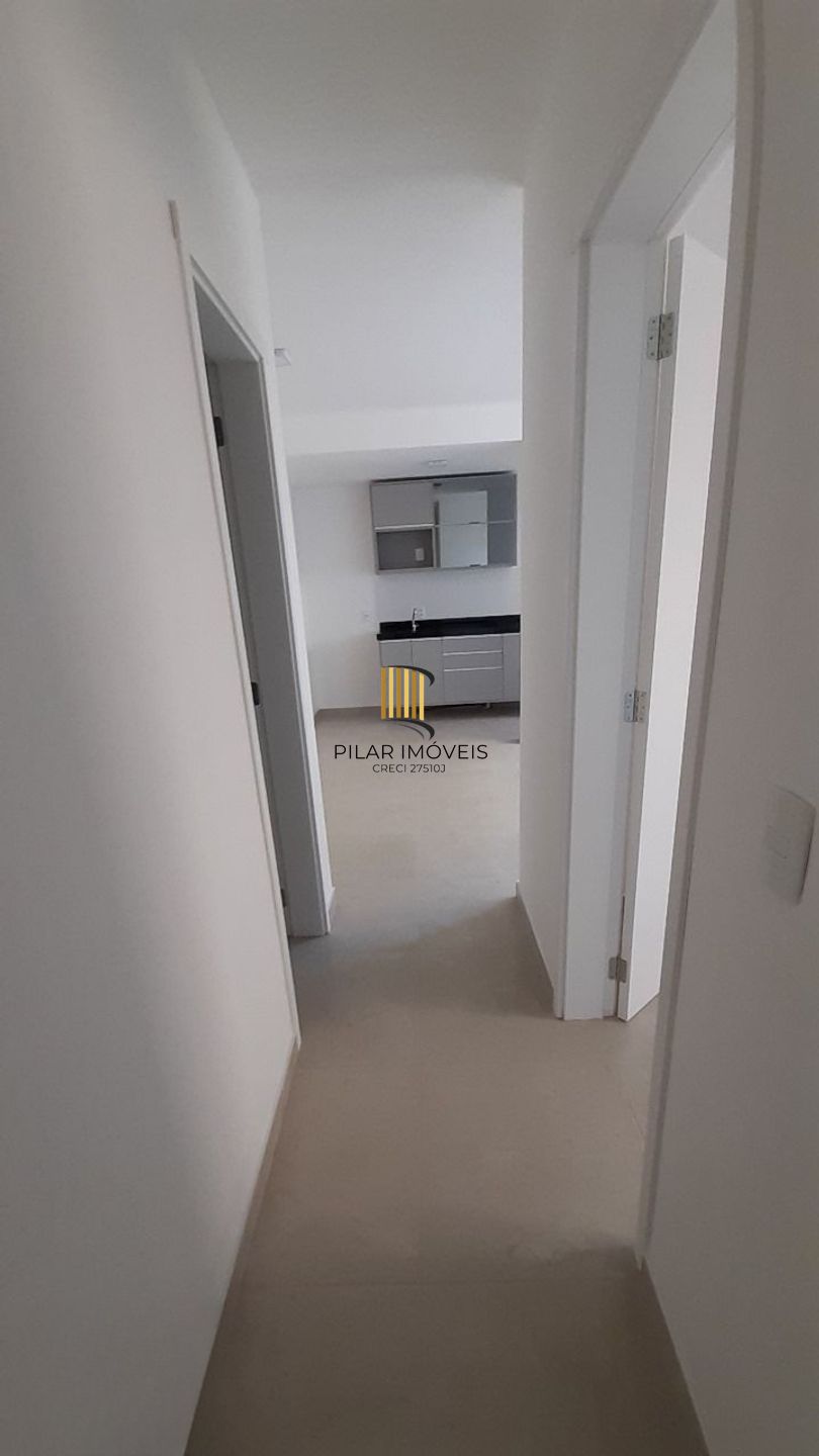 Apartamento de 2 dormitórios com 1 vaga de garagem e elevador em Canoas.