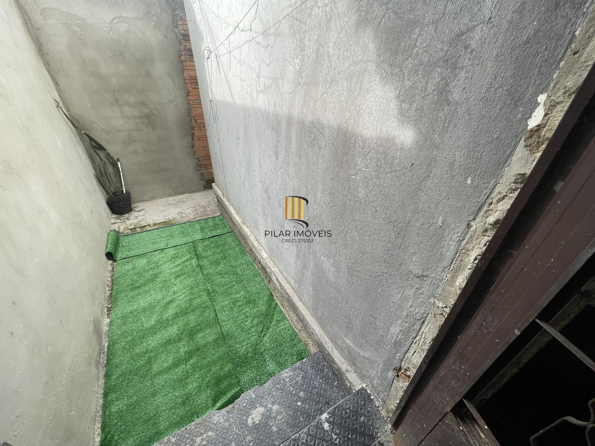 Apartamento Garden 48m² Bairro Maria Regina Térreo com pequeno pátio Alvorada