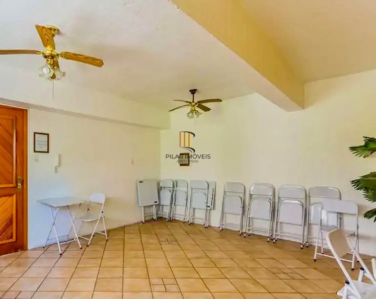 Apartamento com 2 quartos com closet à venda 1 vaga de garagem Elevador Sarandi