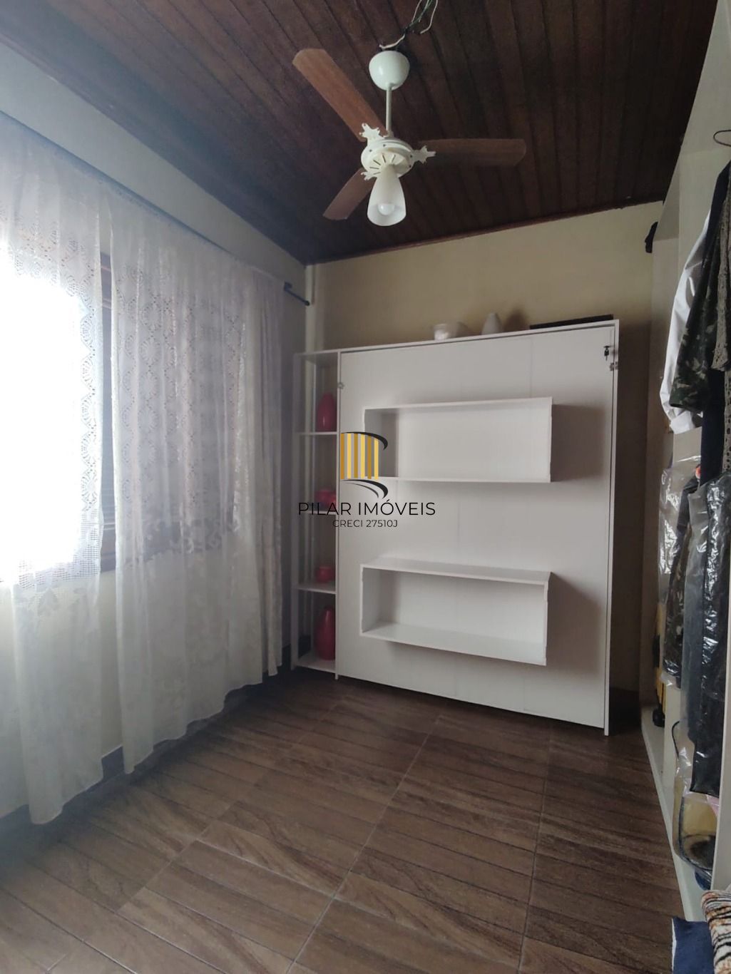 Casa de 3 dormitórios e 2 vagas de garagem em Cachoerinha.