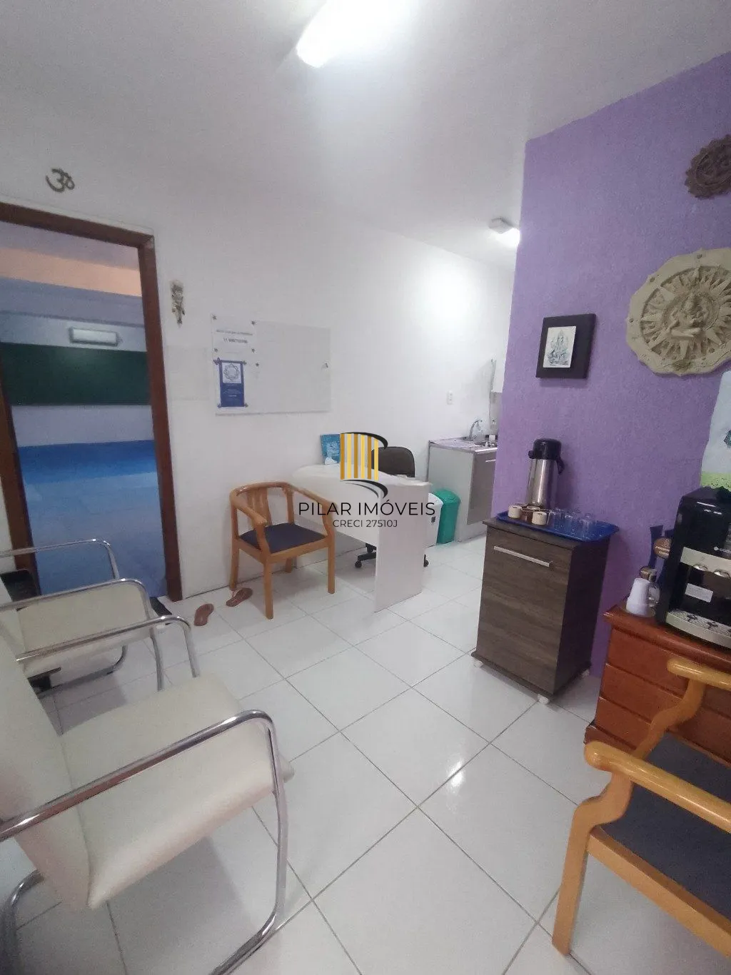 Casa de 5 dormitórios, piscina e 4 vagas de garagem em Canoas.