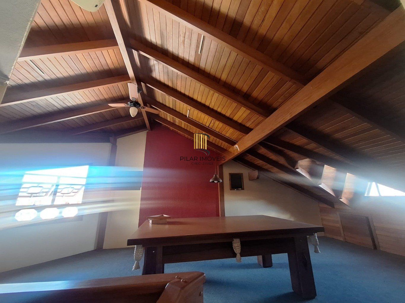 Casa 5 dormitórios, 1 suíte,  piscina e 2 vaga de garagem em Canoas.