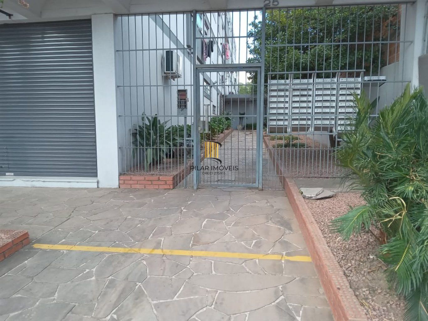 Apartamento com 1 quarto e 1 vaga de garagem no Bairro Sarandí