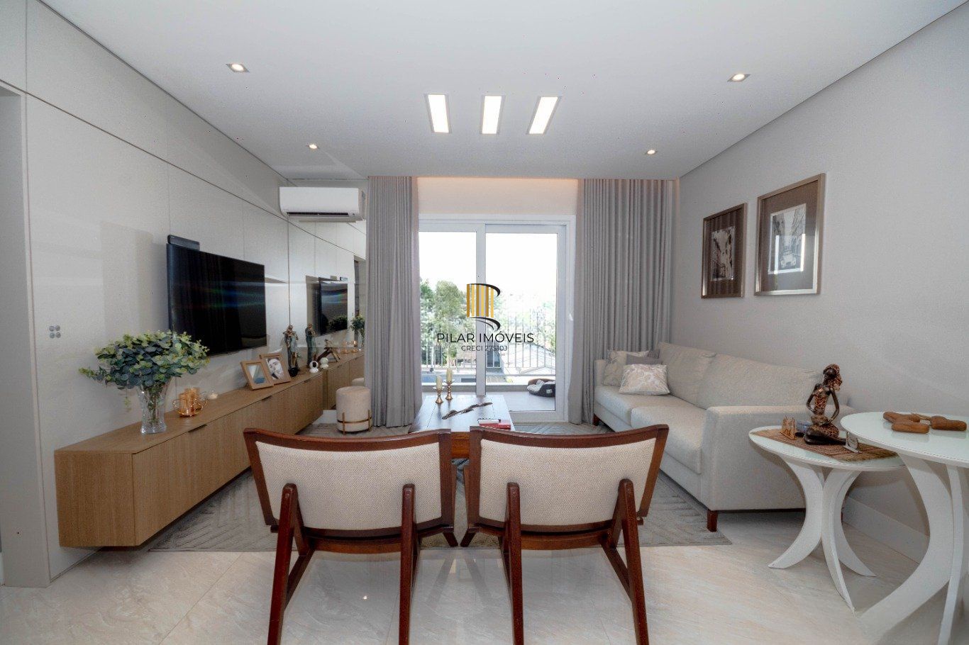 Apartamento com 3 quartos, 1 suíte e 2 vagas de garagem em Canoas