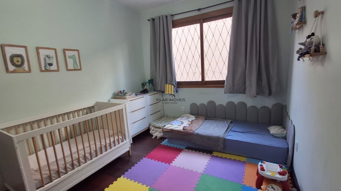 Apartamento de 2 dormitórios, sendo 1 suíte no bairro Menino Deus