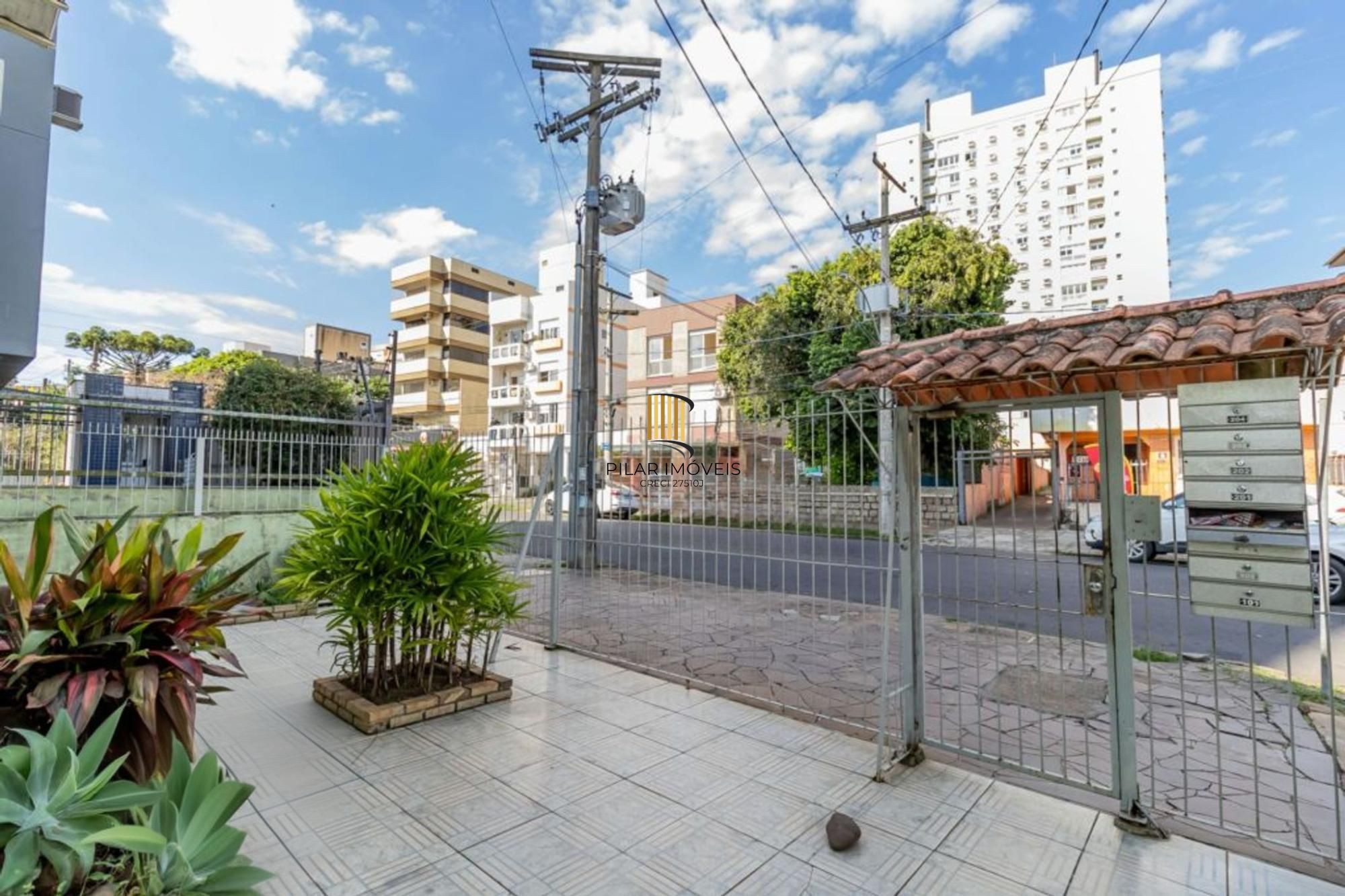 Apartamento Térreo 2 Dormitórios no Jardim Botânico – Amplo e Iluminado