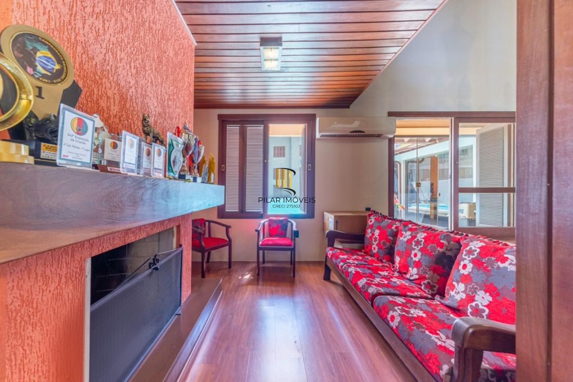 Casa com 4 quartos, piscina, vaga, churrasqueira e Sacada no bairro Jardim Itu