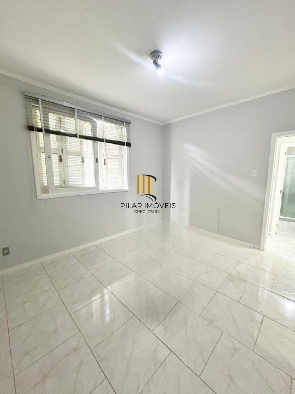 Apartamento térreo com 2 quartos e 1 vaga de garagem no Bairro Auxiliadora