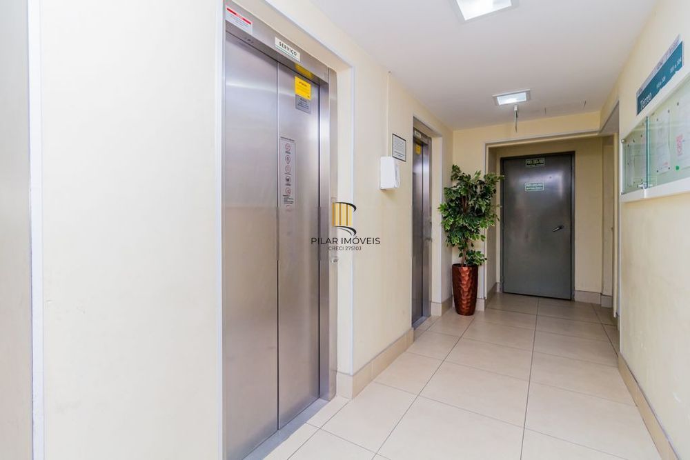 Apartamento 2 dormitórios, 1 suíte, 1 vaga e churrasqueira na Bento Gonçalves.