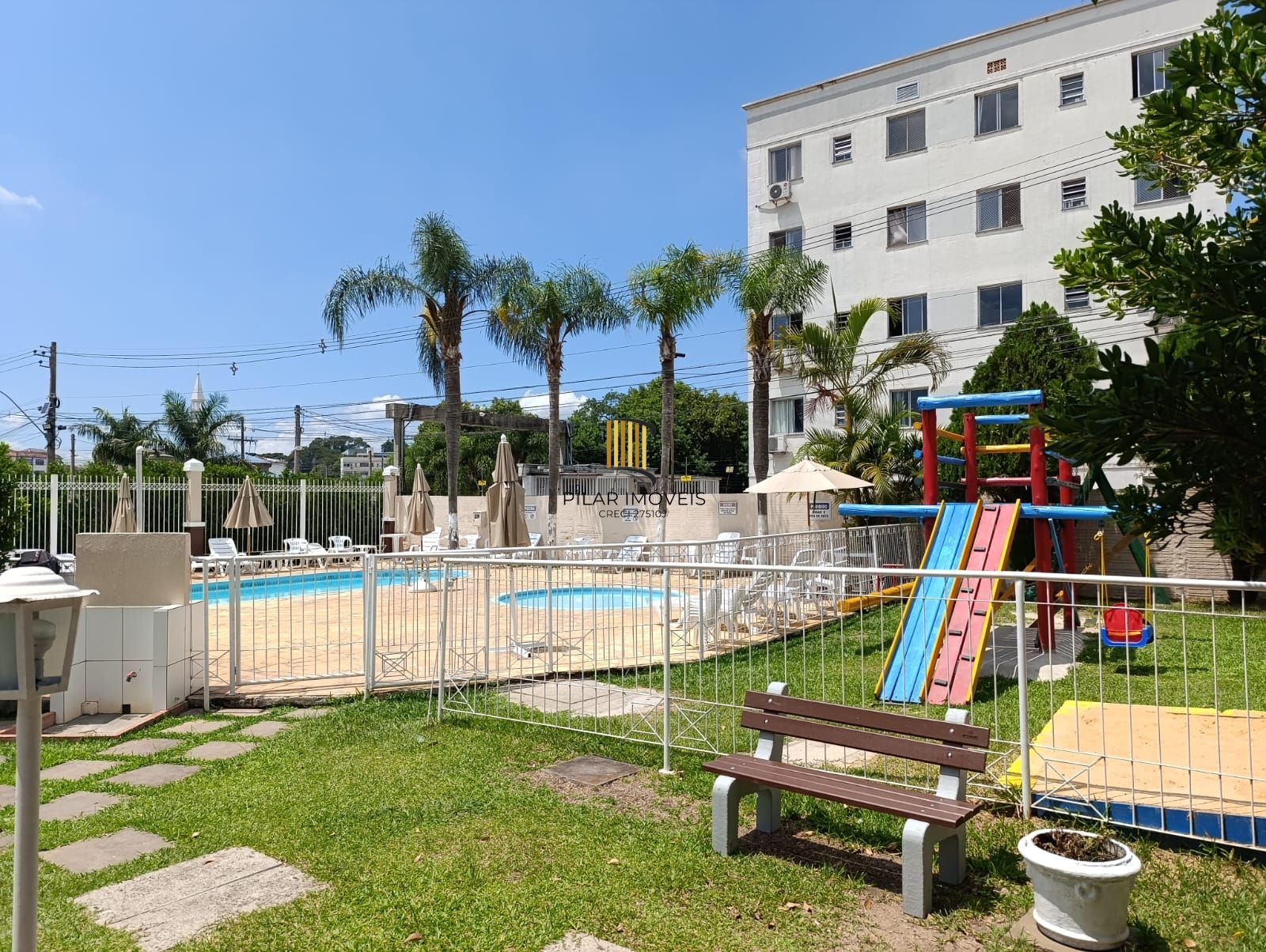 Casa em condomínio fechado de 3 dormitórios,2 vagas no bairro Parque Santa Fé.