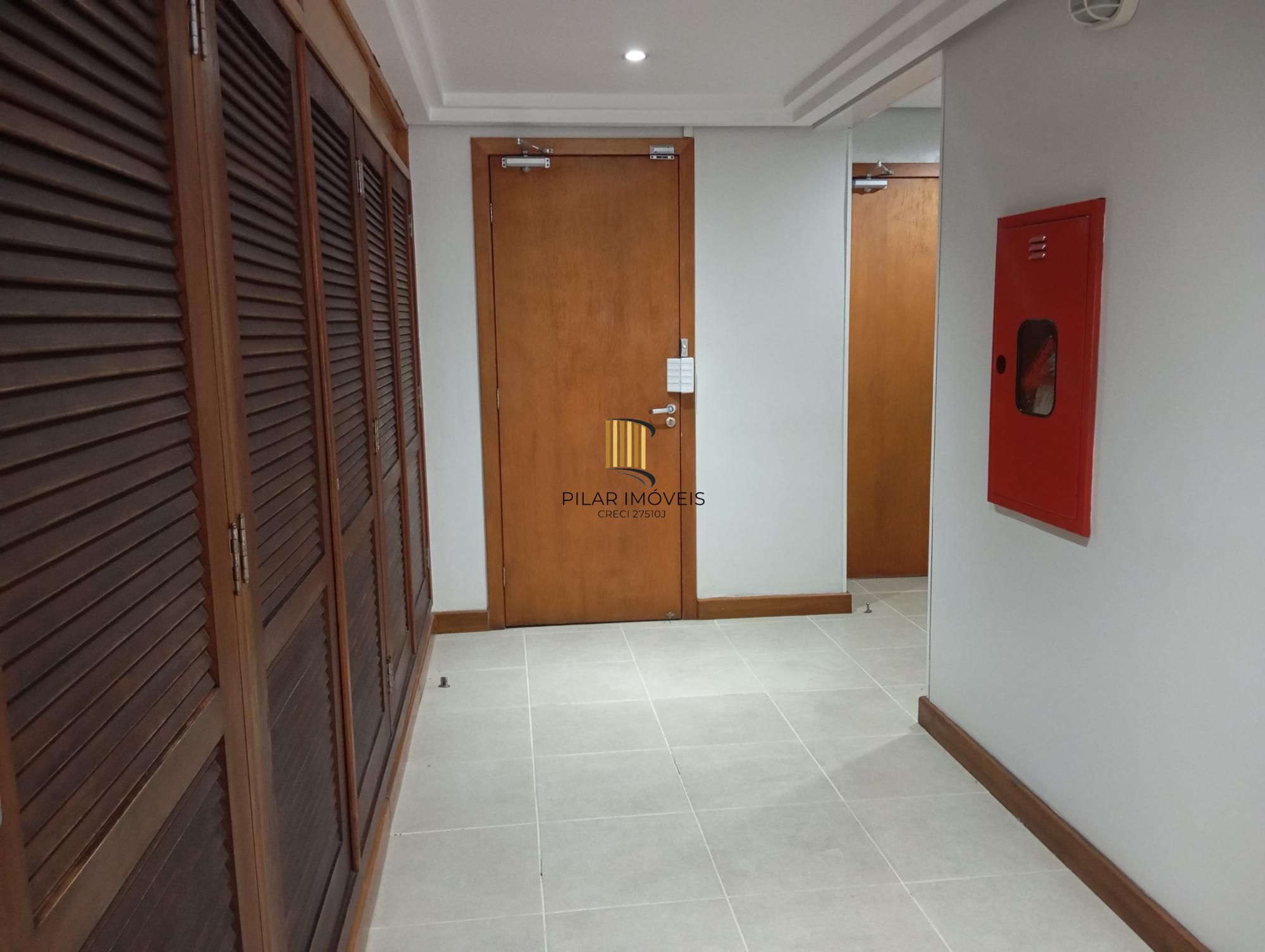 Apartamento com 2 Dormitórios, Vaga Dupla e Elevador no Floresta