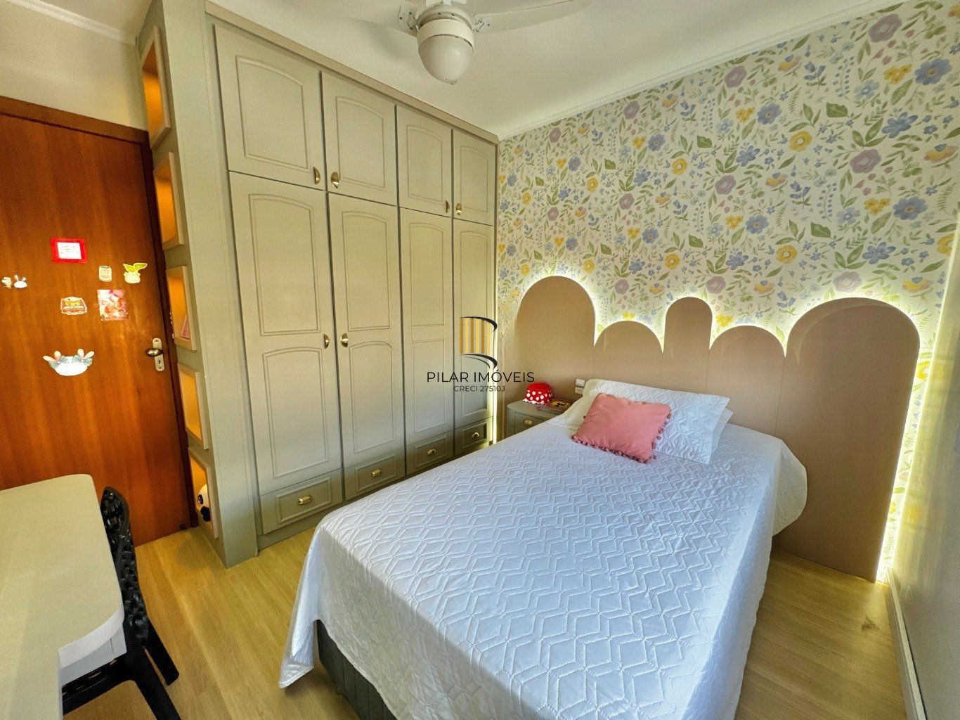 Apartamento de 3 dormitórios, elevador e 1 vaga de garagem em Canoas.