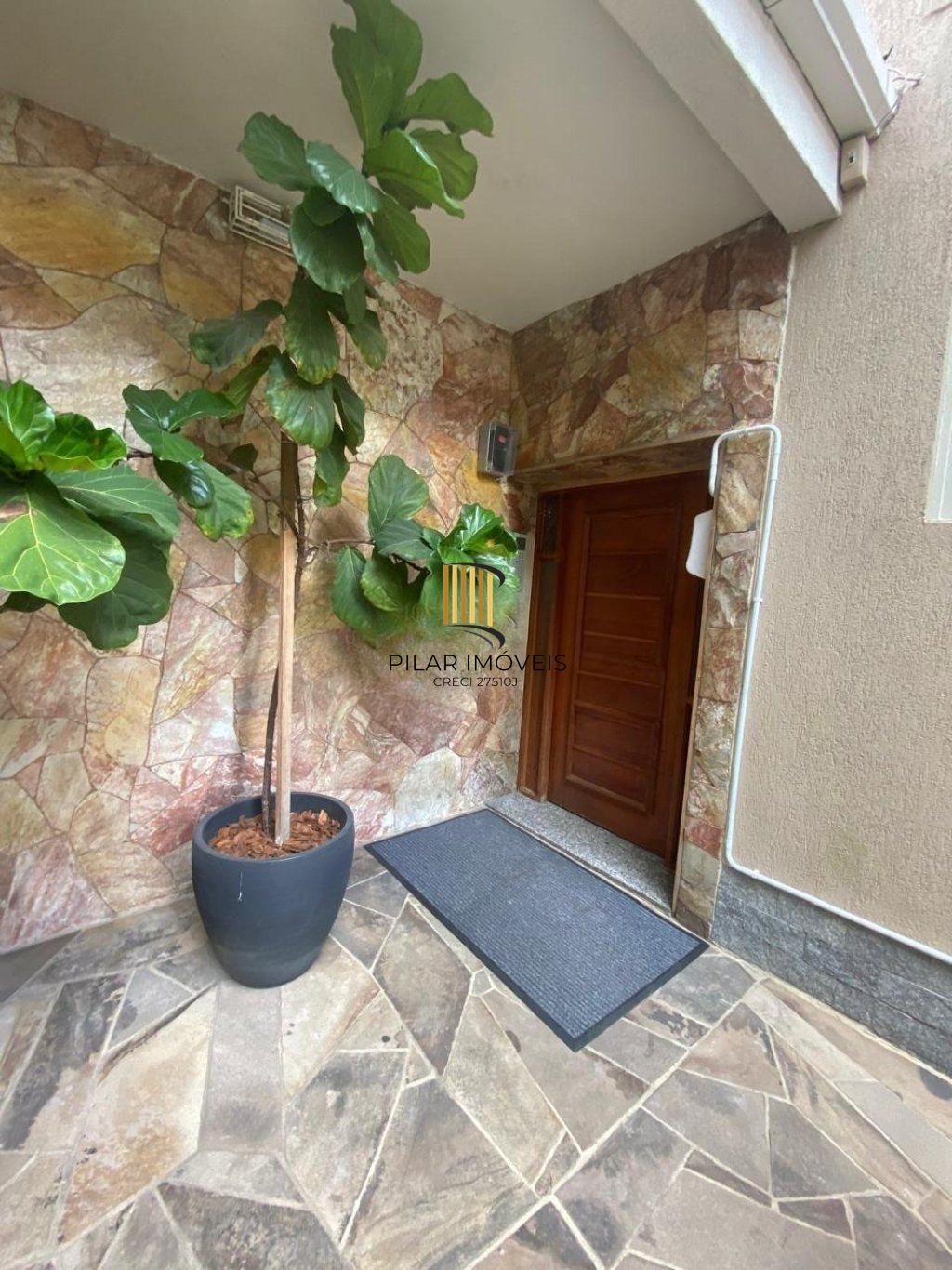 Apartamento de 2 quartos, 2 banheiros no bairro Farroupilha
