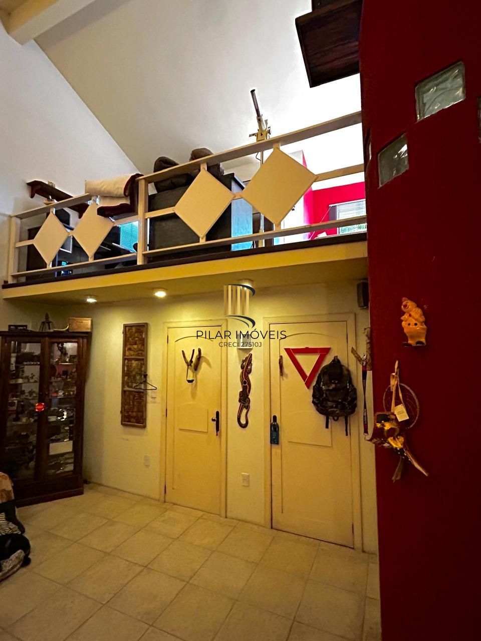 Casa de Esquina com 5 dormitórios com lago ornamental em Taquara