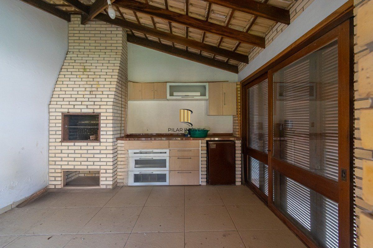 Casa de 1 dormitório e 1 vaga de garagem em Cachoeirinha.