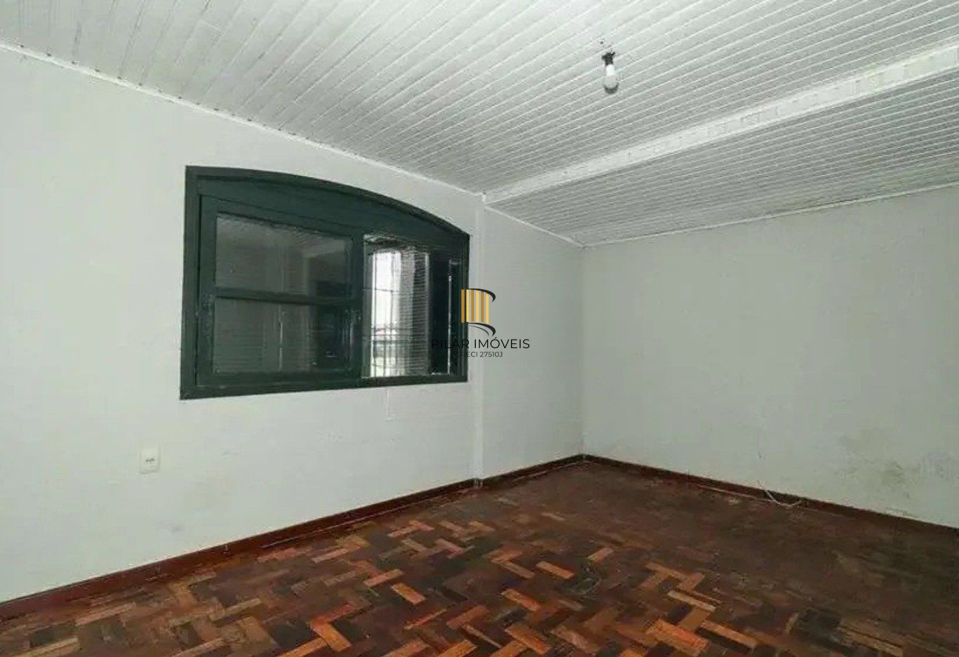 Casa de 3 quartos, 2 banheiros, 2 vagas no bairro Jardim Leopoldina