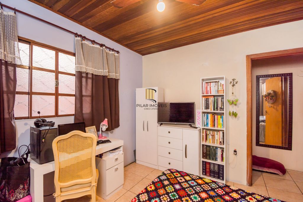 Casa com 4 Dorms e Terreno Amplo – bairro São João, 400m²