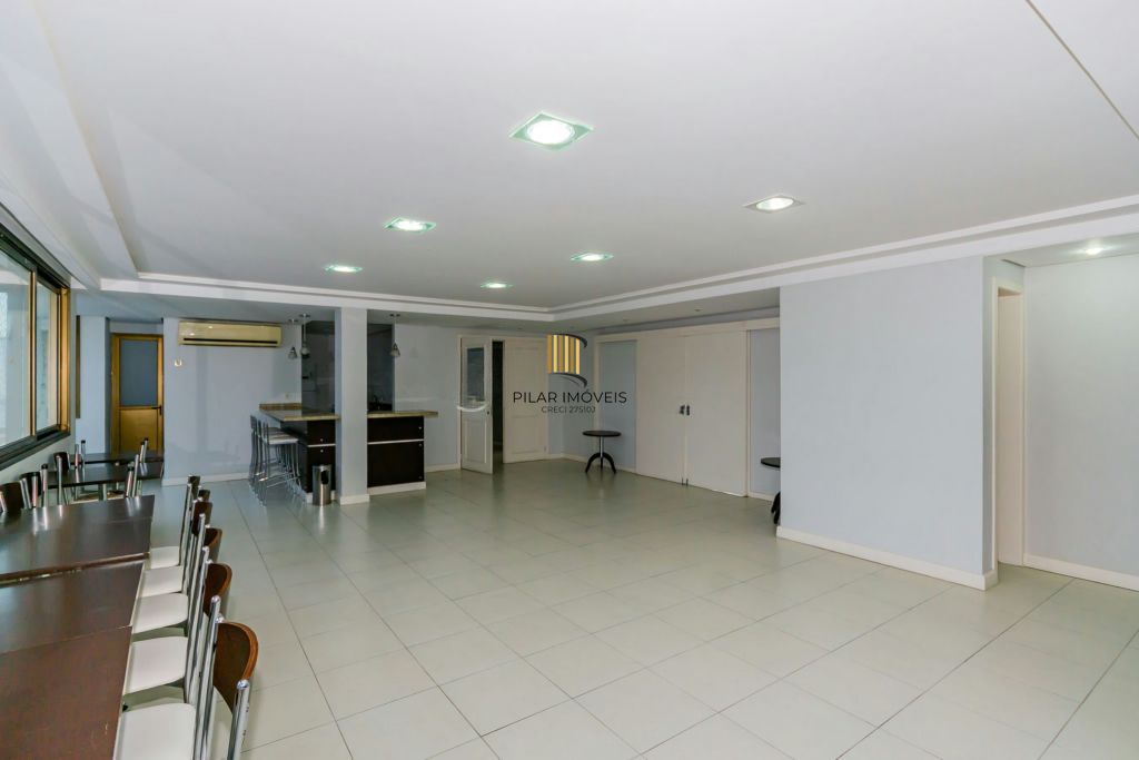 Apartamento com 3 quartos 2 vagas e elevador e gás central no Bairro Santana