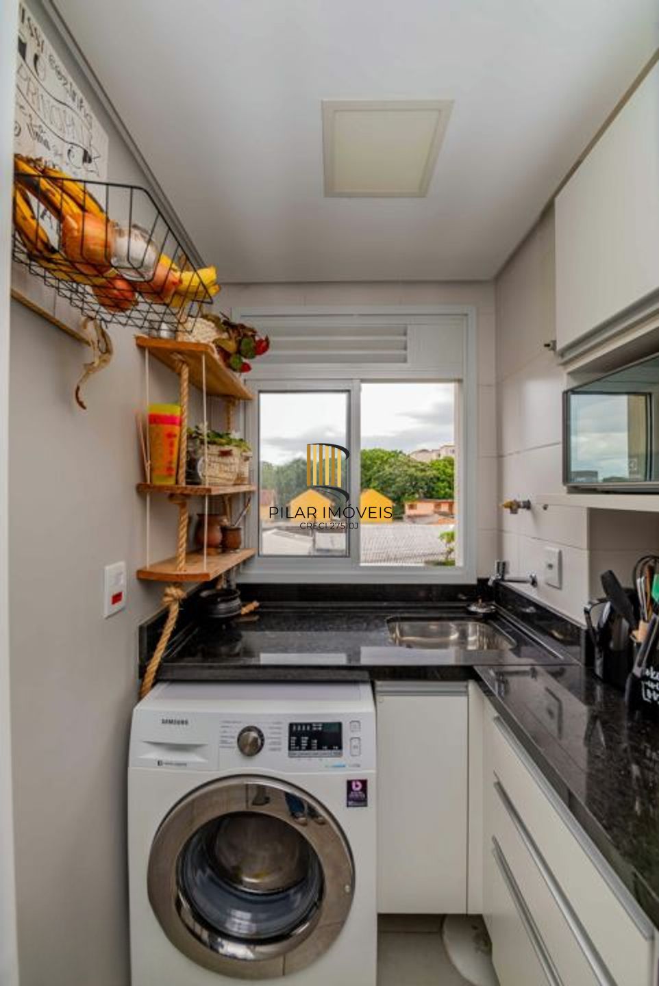 Apartamento de 2 quartos, suíte, elevador, 1 vaga no bairro Ipanema.