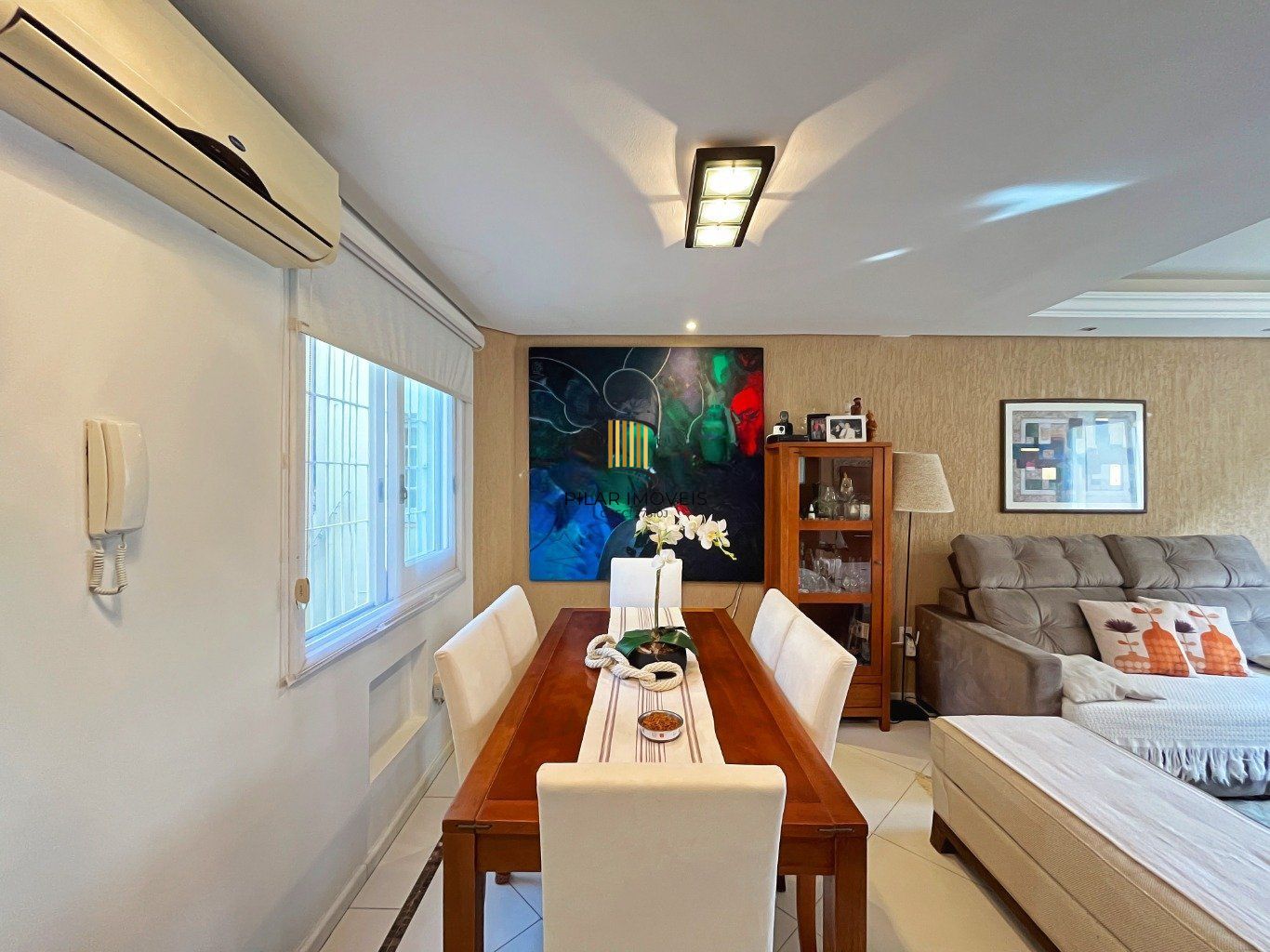 Casa com 3 quartos e 2 vagas em condomínio fechado no bairro Tristeza