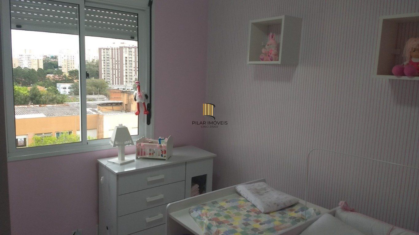 Apartamento com 3 quartos, vaga de garagem e elevador No Bairro Morro Santana