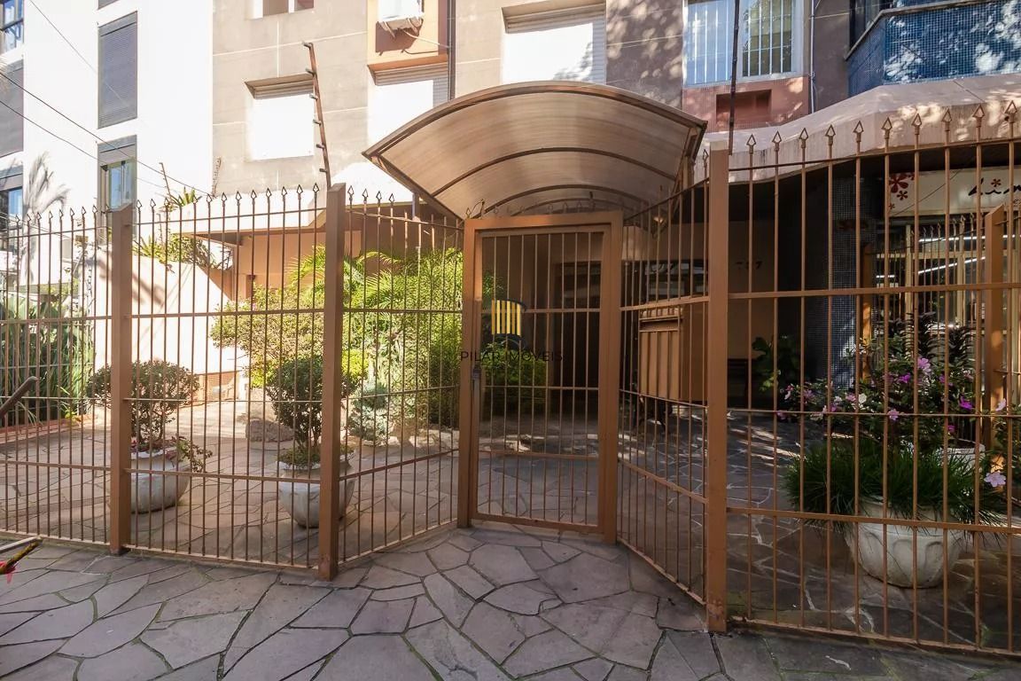 Apartamento com 2 quartos e 1 vaga à venda em Centro Histórico.