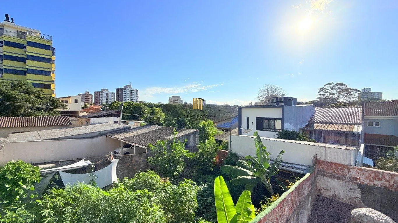 Casa com 4 quartos, vaga coberta, piscina e pátio no bairro Cristo Redentor