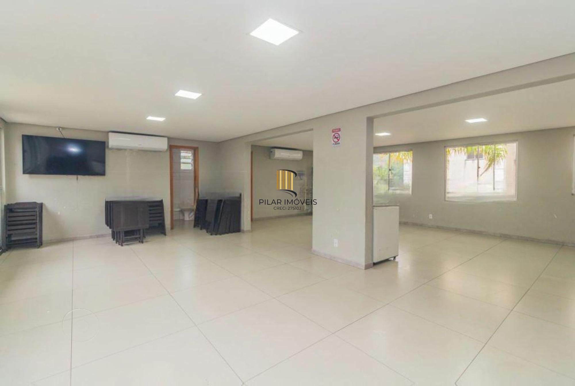 Apartamento com 2 quartos, vaga e salão de festa no bairro Passo das Pedras.